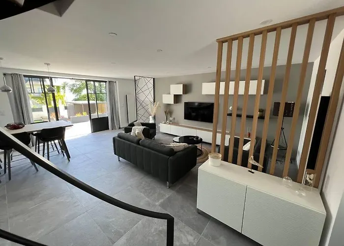 Villa, Au Coeur De Morgat